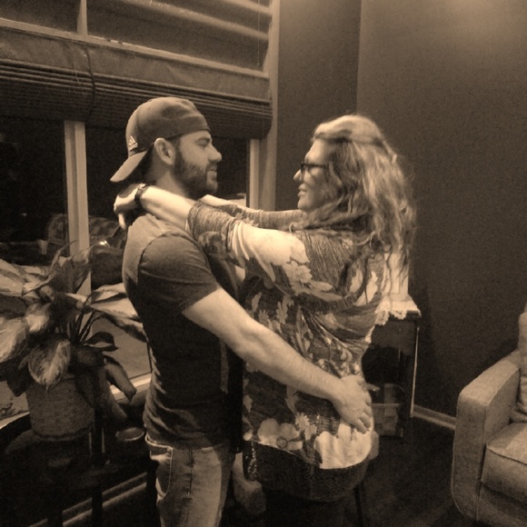 Meet your Posher, Mindy - Picture 6 of 7